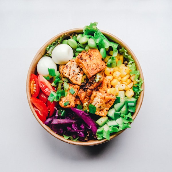 Colourful Buddha bowl with vegetables and protein